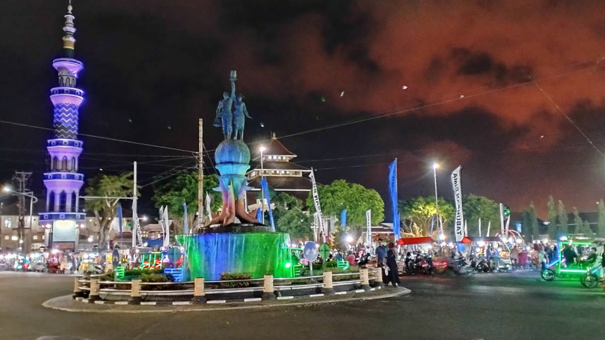 Glowing Nights at Cilacap Park: Relaxing, Fun, and Healing